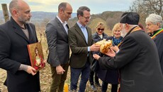 Kronprinz Philip beging Tryphon-Fest mit Segen für die Weinbausaison