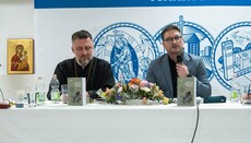 Erzpriester Slobodan Tijanić stellte in Frankfurt sein neues Buch vor