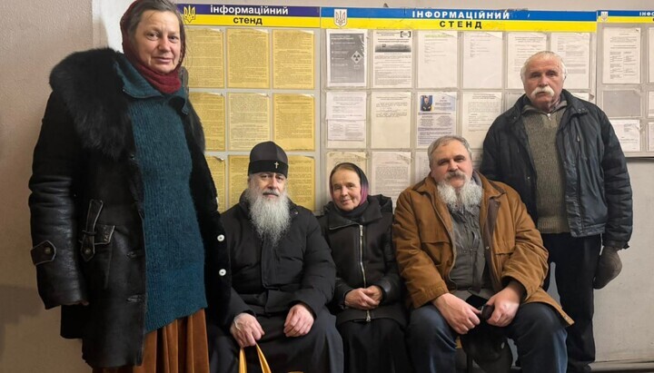 Erste Worte und Fotos nach Freilassung von Met. Arsenij im Netz veröffentlicht