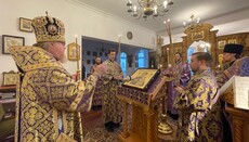 Erzbischof Tichon feierte Liturgie und gedachte Verstorbener in Karlshorst