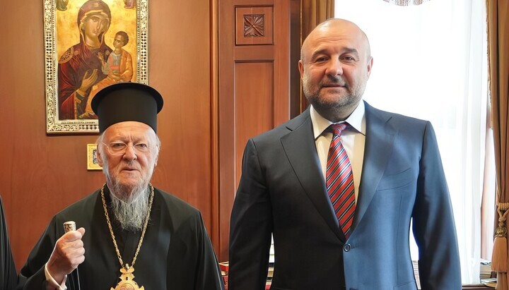 Bürgermeister Dnipros bezeichnet Hauptmäzen des Phanar und der OKU als kriminell