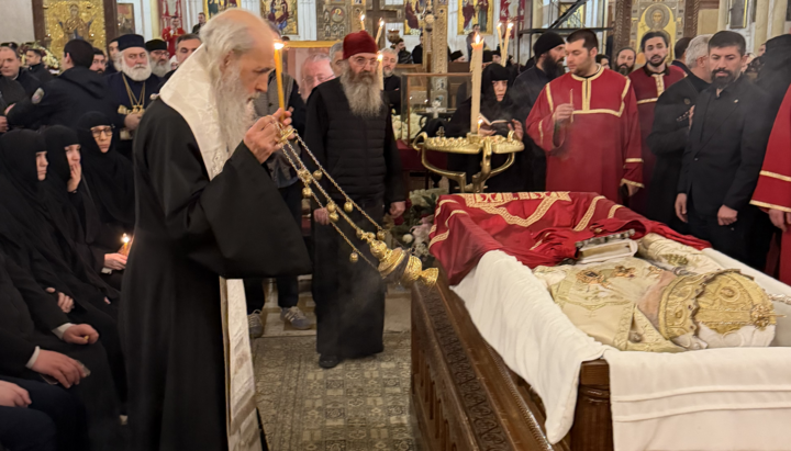 Met. Serhij feiert Litia für Patriarch Ilia in Tbiliser Dreifaltigkeitskirche