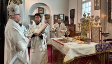 Gedenken an die Verstorbenen in der Berliner Auferstehungskathedrale