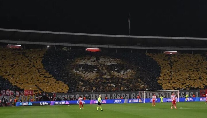 Geldstrafe für serbische Fußballspieler wegen orthodoxe Sprechchöre bei UEFA