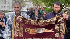 Karfreitag in Mannheim: Ausbringung des Grabtuches Christi
