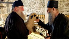 Patriarch Porfirije besuchte Visoki Dečani und betonte österliche Hoffnung