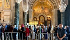 In Belgrad verehren Zehntausende Gläubige den Gürtel der Gottesmutter