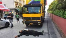 Gläubiger legte sich in Thessaloniki vor Pride-Parade auf die Straße