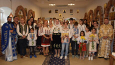 Rumänisch-orthodoxe Gemeinde Vöcklabruck zeigte Traditionen beim Trachtenumzug