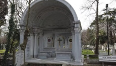 In Istanbul schändeten Unbekannte einen armenischen Kirchenfriedhof