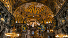 In Istanbul wurden Russen wegen des Lesens der Bibel in der Hagia Sophia festgenommen