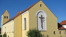 Unbekannte verwüsten katholische Kirche in Kelheim