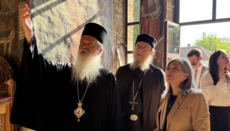 US-Senatorin Joni Ernst besuchte serbisch-orthodoxes Kloster im Kosovo