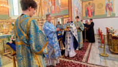 Erzbischof Tichon von Rusa feierte Liturgie im St.-Georgs-Kloster