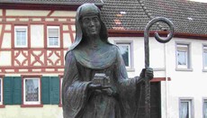 Heilige Lioba: Äbtissin, Lehrerin und Ratgeberin im fränkischen Reich