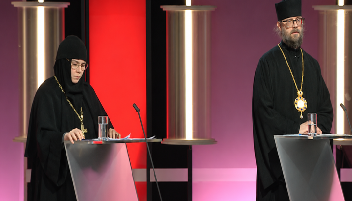 Teilnehmer der Diskussion über den Konflikt zwischen Kirche und Staat in Estland in der Sendung „Epizentr“. Foto: Screenshot der Sendung auf ETV+ / ERR