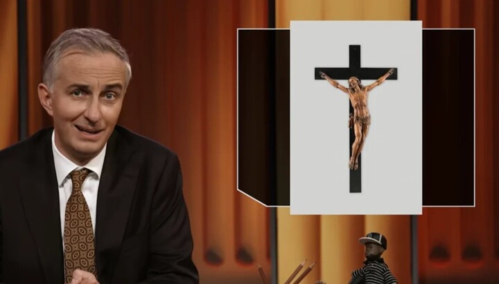 Jan Böhmermann thematisierte in „ZDF Magazin Royale“ die Haltung ostdeutscher Kirchen zur AfD und provozierte mit satirischen Darstellungen der Bibel und Jesu Christi. Foto: Screenshot ZDF