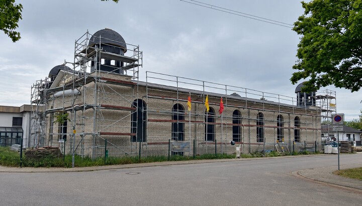 Der Brandanschlag auf den Rohbau der syrisch-orthodoxen Kirche in Leimen verursachte nach Angaben der Gemeinde einen Schaden von rund 300.000 Euro. Foto: Gemeinde