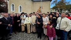 Rumänisch-orthodoxe Gemeinde Baden bei Wien weihte ein Dreifaltigkeitskreuz