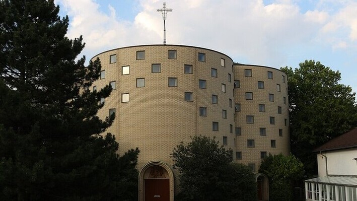 Die Kirche der Heiligen Großmärtyrin Barbara in Krefeld ist am 14. November Veranstaltungsort eines Seminars zur christlichen Pädagogik. Foto: Krinveldius/Wikipedia