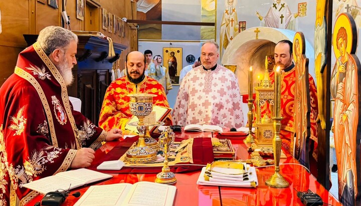 Metropolit Isaak (l.) zelebrierte die Göttliche Liturgie zum Patronatsfest der antiochenisch-orthodoxen Kathedrale des heiligen Dimitrios in Köln und begleitete die Gemeinde bei den geistlichen Veranstaltungen der Festwoche. Foto: Gemeinde