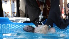 Rund 1500 Menschen ließen sich im georgischen Chichauri taufen