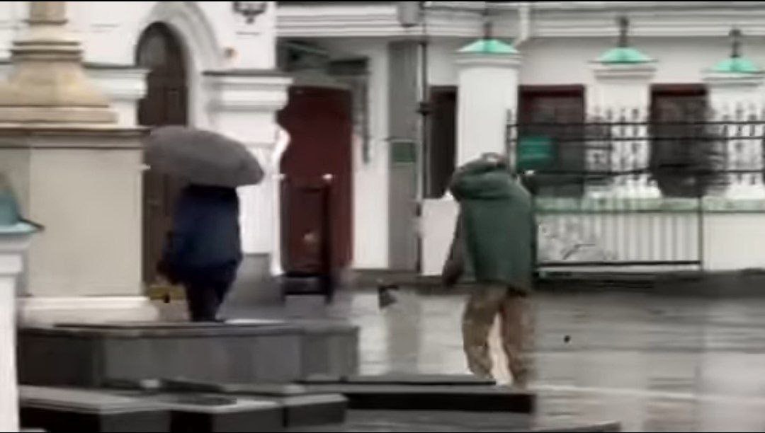 Wieder sind Mitarbeiter der Kommission des Kulturministeriums in die Nahen Höhlen des Kiewer-Pechersk-Lavra gekommen Foto 1