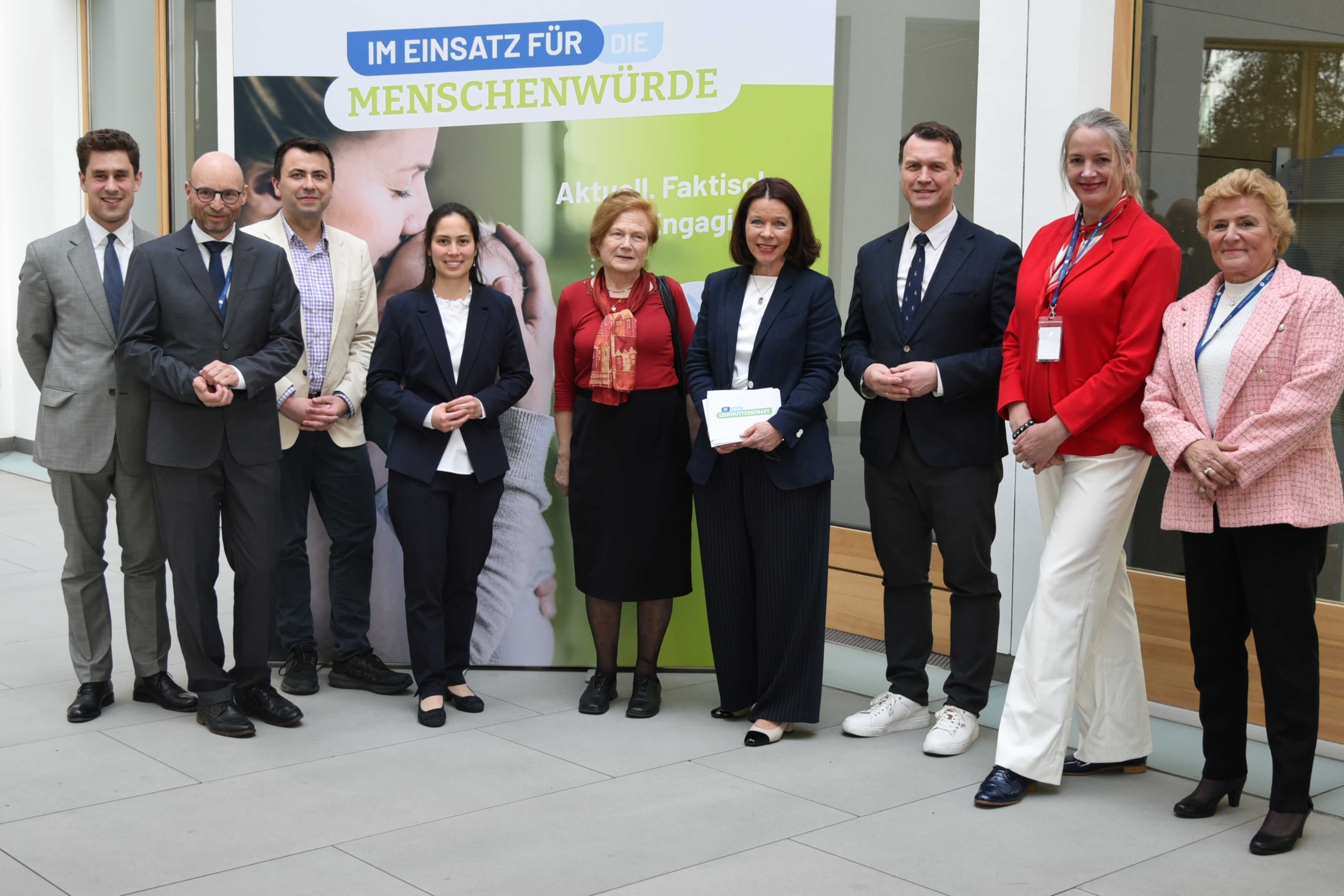 Kongress in Berlin forderte entschiedenes Vorgehen gegen Leihmutterschaft фото 4