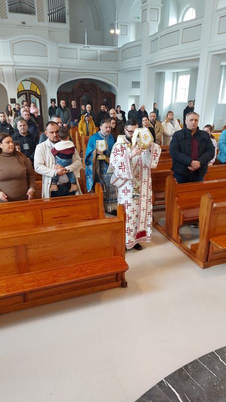 Am Festtag der Darstellung des Herrn fand die erste serbische Liturgie in Dresden in einer katholischen Kirche statt фото 2