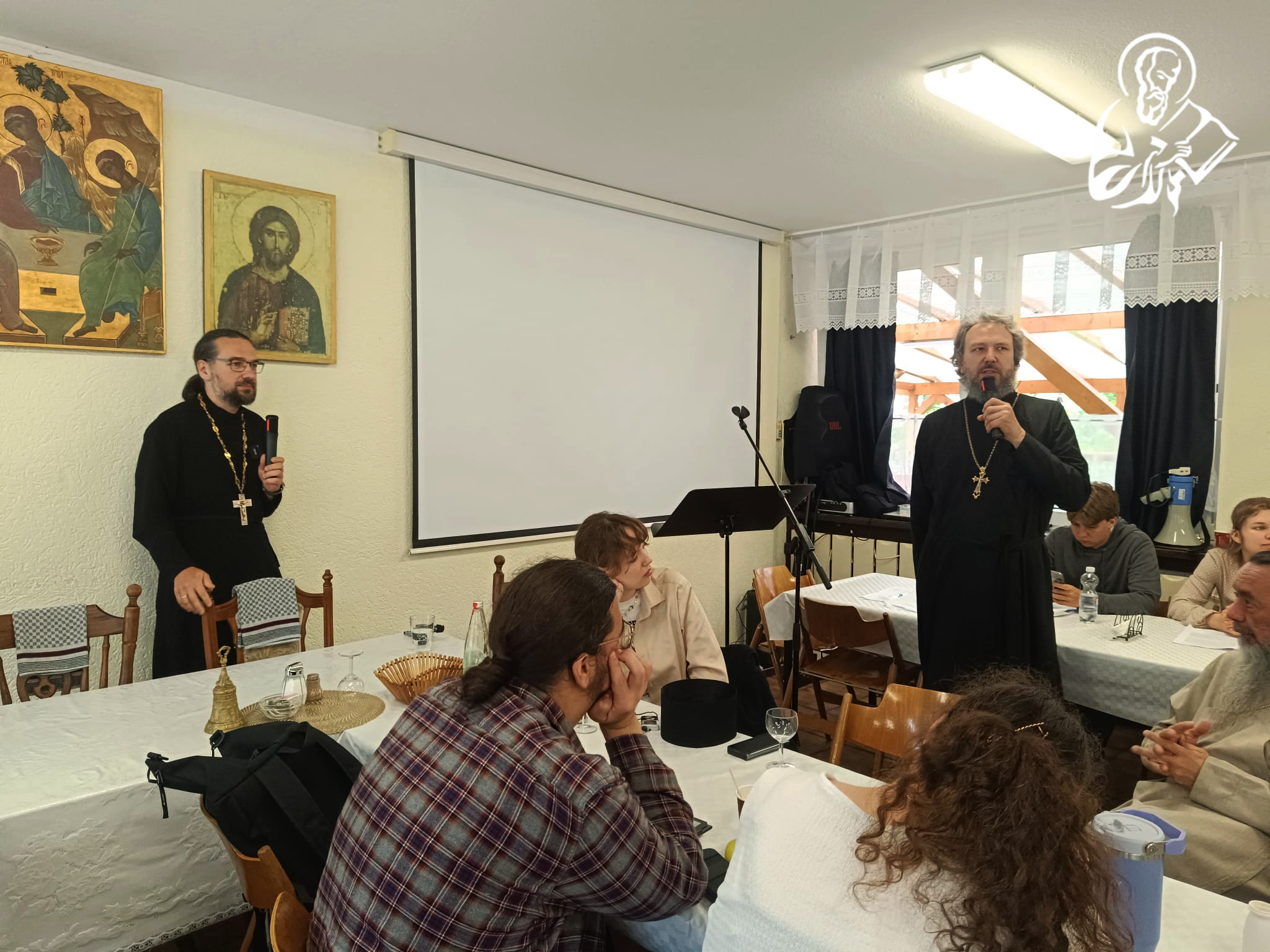 In Köln wurde über die Rolle der Kirchengemeinde als Zentrum des christlichen Lebens gesprochen фото 1