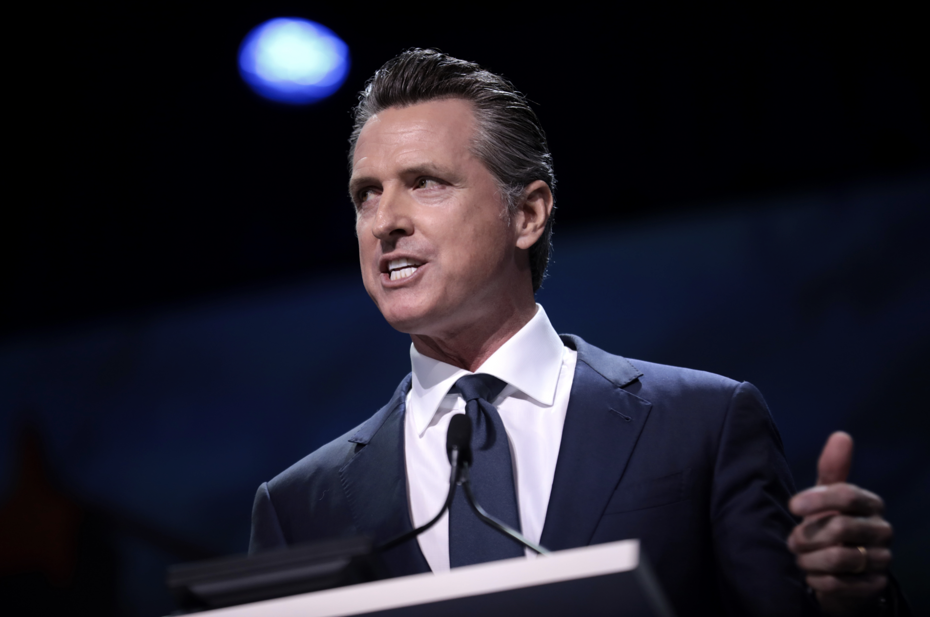 Trauma oder Freiheit? Gouverneur von Kalifornien über den assistierten Suizid seiner Mutter фото 1