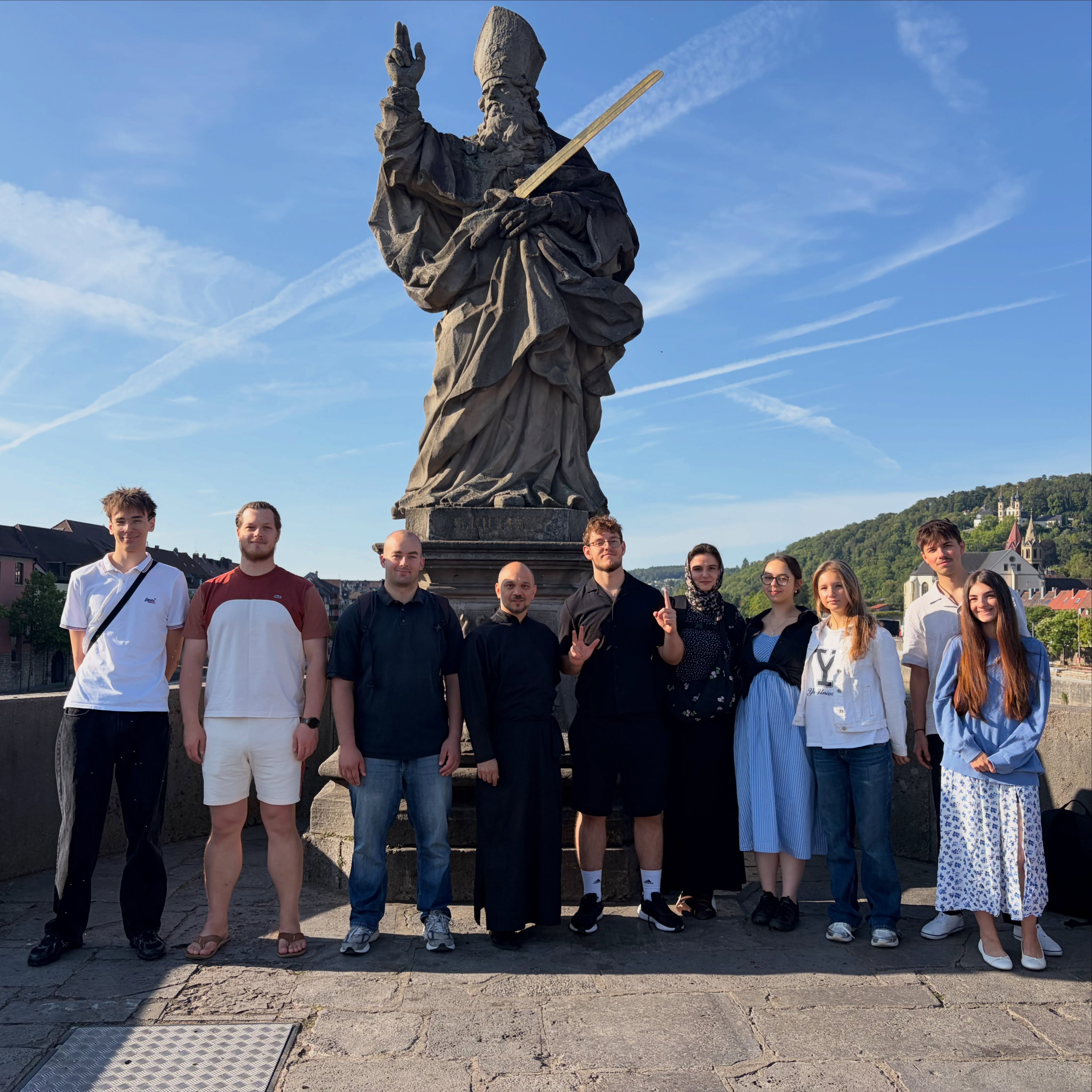 Orthodoxe Jugendliche aus Nürnberg pilgerten nach Würzburg фото 1