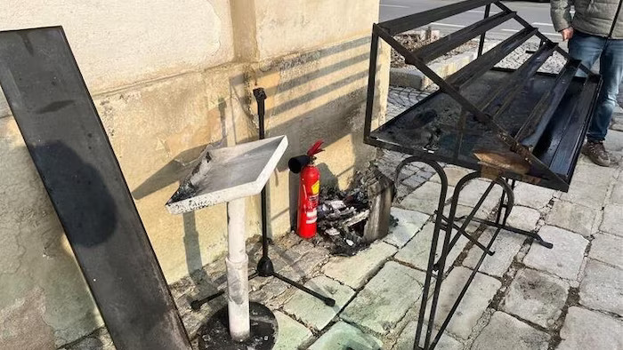 Mann versuchte katholische Kirche in Bruck an der Leitha in Brand zu setzen фото 1