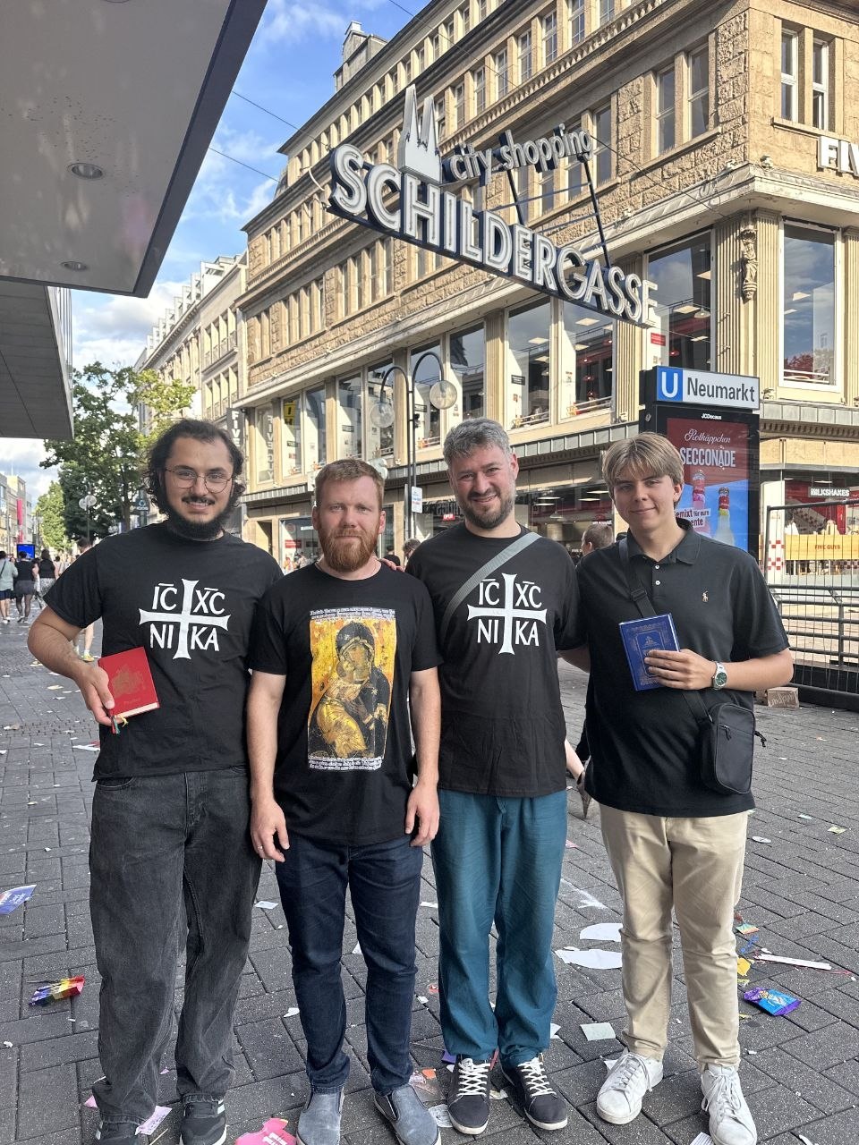 Gebet am Rande des Kölner CSD: Orthodoxe Jugend setzte Zeichen des Glaubens фото 2