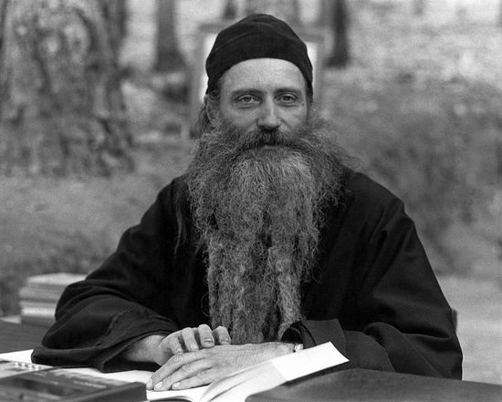 Priestermönch Seraphim Rose bei einem Vortrag in Platina im Jahr 1980 (Foto: pravmir.com)
